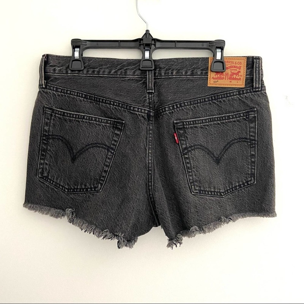 LEVIS 501 Black Button Fly Distressed Raw Hem Jean Shorts Size 31 - Picture 7 of 10